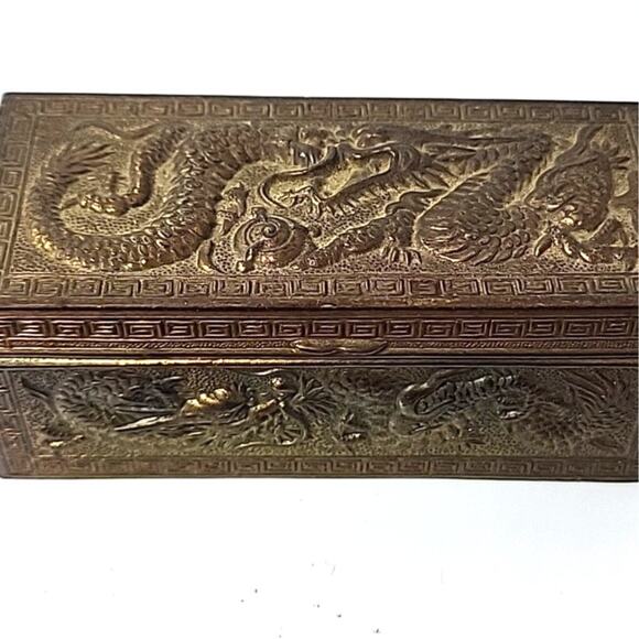 ANTIQUE JAPANESE Dragon Repousse METAL STAMPS BOX JAPAN POSTAGE DESKTOP - Picture 2 of 13